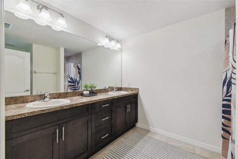 House in Weeki Wachee, Florida 3 bedrooms, 181.62 sq.m. № 1653978 - photo 23