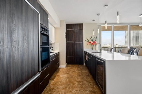 Copropriété à vendre à Hallandale Beach, Floride: 2 chambres, 135.45 m2 № 2422840 - photo 3