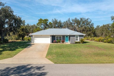 House in Sebring, Florida 3 bedrooms, 119.57 sq.m. № 2124308