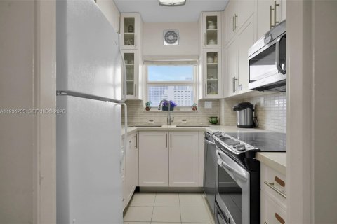 Copropriété à louer à Miami Beach, Floride: 2 chambres, 105.35 m2 № 2053708 - photo 5