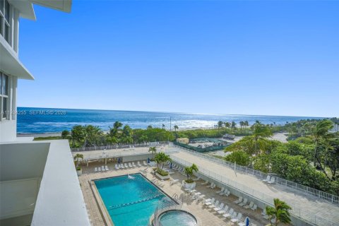 Copropriété à louer à Miami Beach, Floride: 2 chambres, 105.35 m2 № 2053708 - photo 14