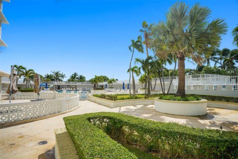 Copropriété à louer à Miami Beach, Floride: 2 chambres, 105.35 m2 № 2053708 - photo 29