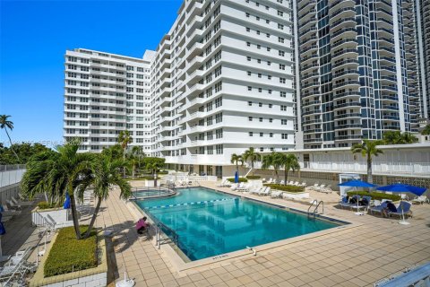 Condo à Miami Beach, Floride, 2 chambres  № 2053708