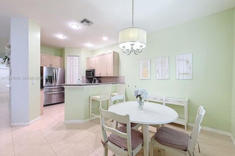 Townhouse in St. Lucie, Florida 3 bedrooms, 170.94 sq.m. № 1996083 - photo 18