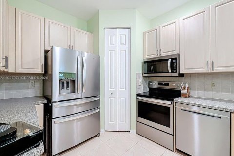 Townhouse in St. Lucie, Florida 3 bedrooms, 170.94 sq.m. № 1996083 - photo 14