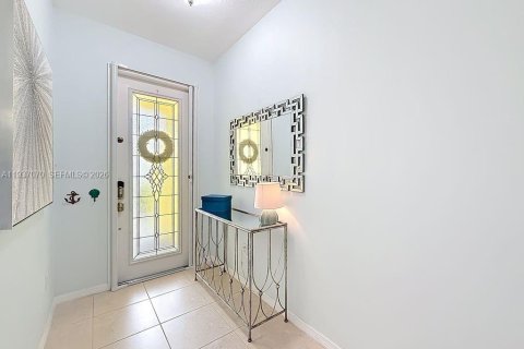 Townhouse in St. Lucie, Florida 3 bedrooms, 170.94 sq.m. № 1996083 - photo 12