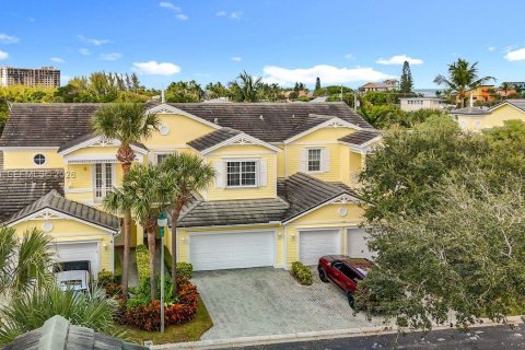 Townhouse in St. Lucie, Florida 3 bedrooms, 170.94 sq.m. № 1996083 - photo 5