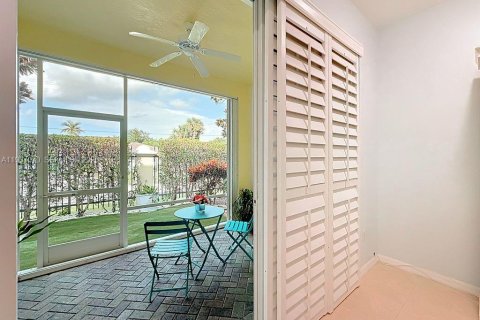 Townhouse in St. Lucie, Florida 3 bedrooms, 170.94 sq.m. № 1996083 - photo 10