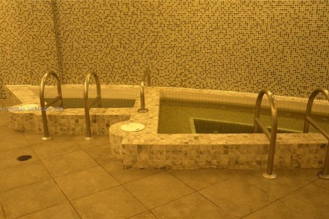 Купить кондоминиум в Майами, Флорида 2 спальни, 93.46м2, № 1982310 - фото 26