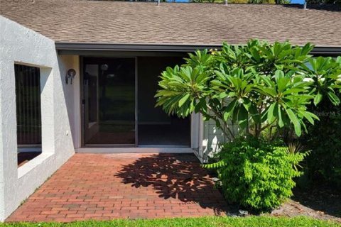 Condominio en venta en Sarasota, Florida, 1 dormitorio, 39.76 m2 № 1888435 - foto 1