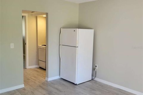 Condominio en venta en Sarasota, Florida, 1 dormitorio, 39.76 m2 № 1888435 - foto 11