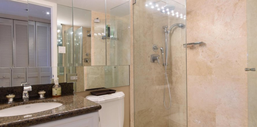 Condominio en West Palm Beach, Florida, 3 dormitorios № 984316