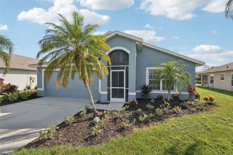 House in North Port, Florida 4 bedrooms, 188.03 sq.m. № 1852718 - photo 1