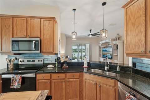 House in North Port, Florida 4 bedrooms, 188.03 sq.m. № 1852718 - photo 10