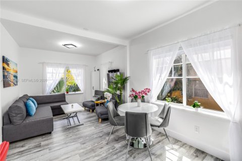 Condominio en alquiler en Miami Beach, Florida, 1 dormitorio, 51.1 m2 № 2049951 - foto 2