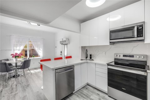 Condominio en alquiler en Miami Beach, Florida, 1 dormitorio, 51.1 m2 № 2049951 - foto 6