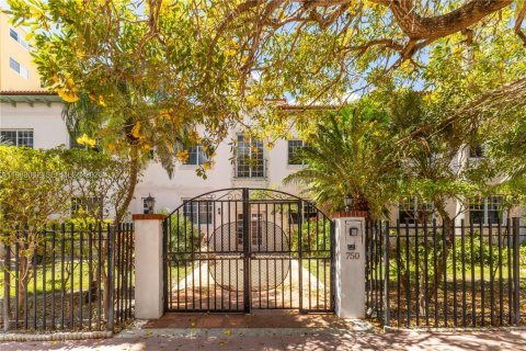 Condominio en alquiler en Miami Beach, Florida, 1 dormitorio, 51.1 m2 № 2049951 - foto 15