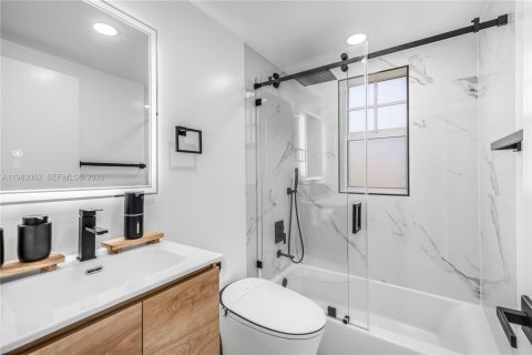 Condominio en alquiler en Miami Beach, Florida, 1 dormitorio, 51.1 m2 № 2049951 - foto 11