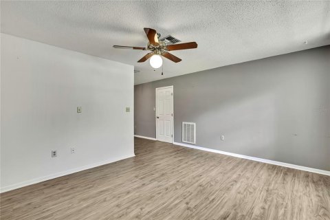 House in Brooksville, Florida 2 bedrooms, 77.29 sq.m. № 1884390 - photo 3
