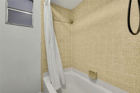 House in Brooksville, Florida 2 bedrooms, 77.29 sq.m. № 1884390 - photo 18