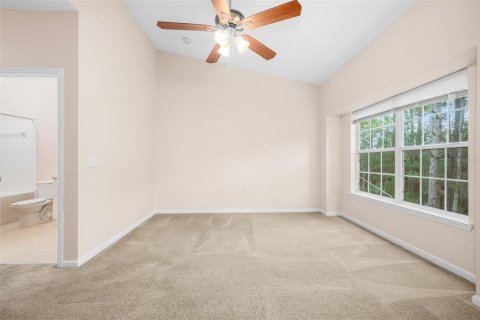 Condo in Gainesville, Florida, 2 bedrooms  № 2204448 - photo 21