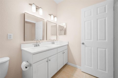 Condo in Gainesville, Florida, 2 bedrooms  № 2204448 - photo 23