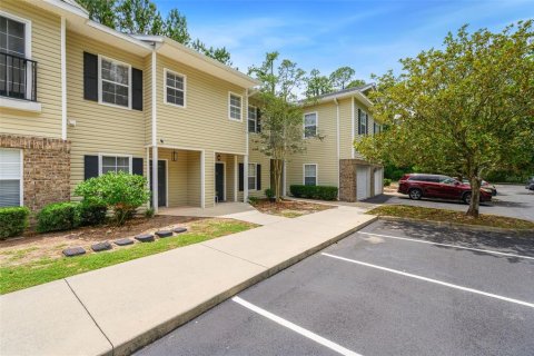 Condo in Gainesville, Florida, 2 bedrooms  № 2204448 - photo 2