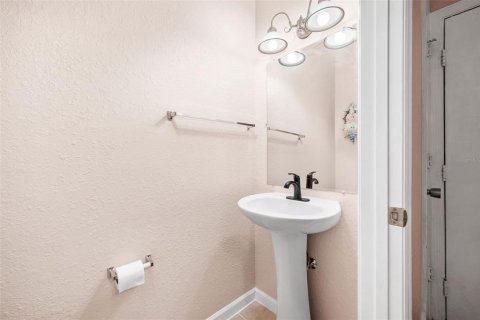 Condo in Gainesville, Florida, 2 bedrooms  № 2204448 - photo 11