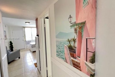 Condominio en alquiler en Miami Beach, Florida, 42.74 m2 № 1971255 - foto 8