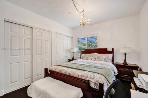 Villa ou maison à vendre à Miami, Floride: 2 chambres, 128.11 m2 № 1967441 - photo 12