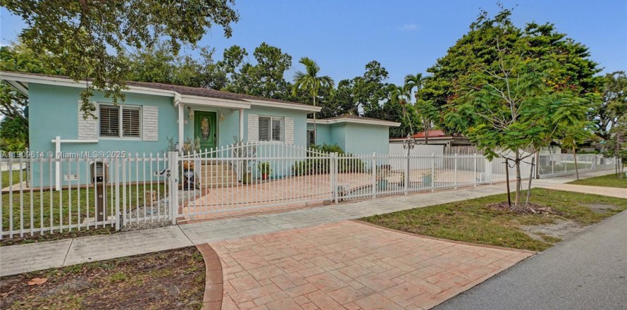 Villa ou maison à Miami, Floride 2 chambres, 128.11 m2 № 1967441