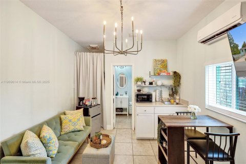 Villa ou maison à vendre à Miami, Floride: 2 chambres, 128.11 m2 № 1967441 - photo 22