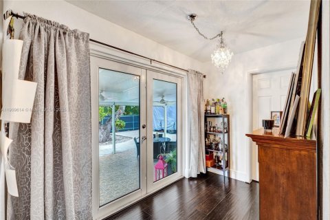 Villa ou maison à vendre à Miami, Floride: 2 chambres, 128.11 m2 № 1967441 - photo 25