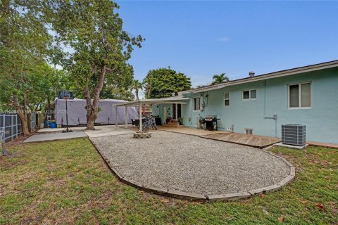 Villa ou maison à vendre à Miami, Floride: 2 chambres, 128.11 m2 № 1967441 - photo 30