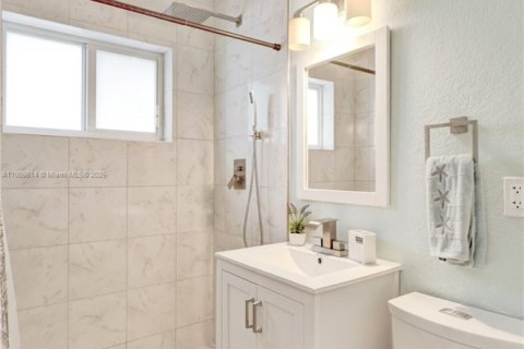 Villa ou maison à vendre à Miami, Floride: 2 chambres, 128.11 m2 № 1967441 - photo 17