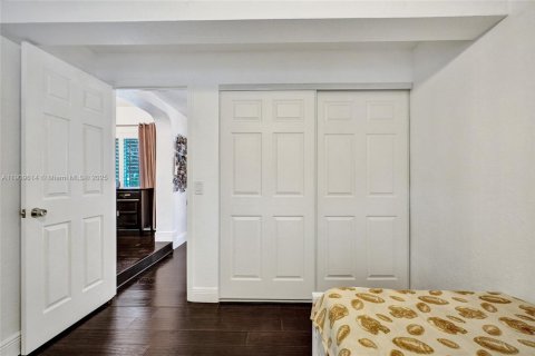 Villa ou maison à vendre à Miami, Floride: 2 chambres, 128.11 m2 № 1967441 - photo 19