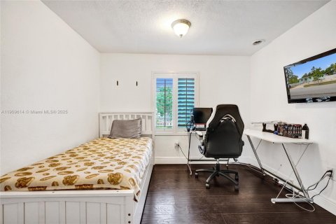 Villa ou maison à vendre à Miami, Floride: 2 chambres, 128.11 m2 № 1967441 - photo 20
