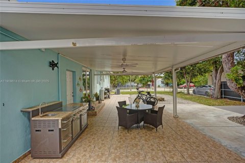 Villa ou maison à vendre à Miami, Floride: 2 chambres, 128.11 m2 № 1967441 - photo 27