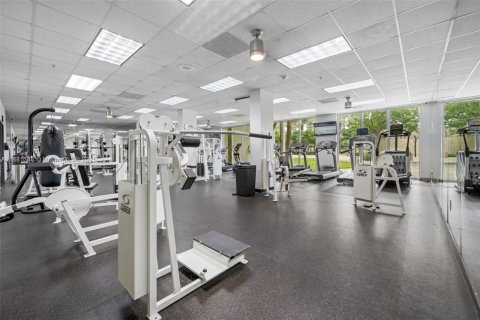 Condo in Sunny Isles Beach, Florida, 2 bedrooms  № 2014020 - photo 18