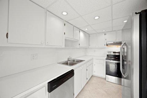 Copropriété à louer à Boca Raton, Floride: 2 chambres, 119.01 m2 № 2078541 - photo 13