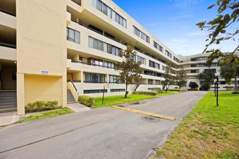 Copropriété à louer à Boca Raton, Floride: 2 chambres, 119.01 m2 № 2078541 - photo 2