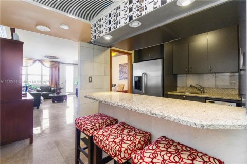 Condominio en venta en Miami Beach, Florida, 2 dormitorios, 110.55 m2 № 1788792 - foto 14