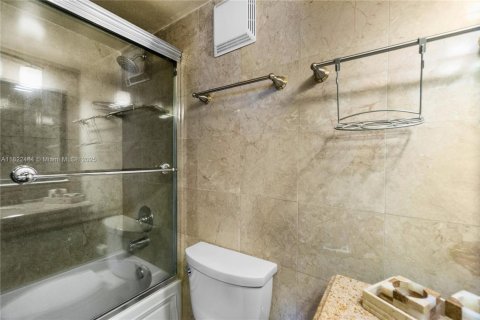 Condominio en venta en Miami Beach, Florida, 2 dormitorios, 110.55 m2 № 1788792 - foto 22