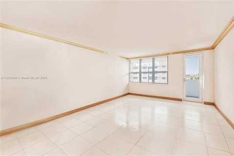 Condominio en venta en Miami Beach, Florida, 2 dormitorios, 110.55 m2 № 1788792 - foto 10