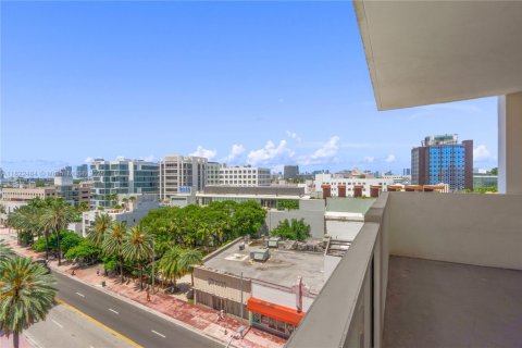 Condominio en venta en Miami Beach, Florida, 2 dormitorios, 110.55 m2 № 1788792 - foto 2