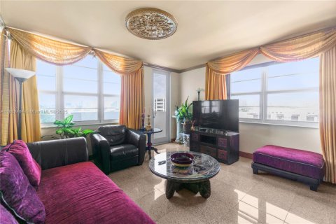Condominio en venta en Miami Beach, Florida, 2 dormitorios, 110.55 m2 № 1788792 - foto 7