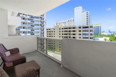 Condominio en venta en Miami Beach, Florida, 2 dormitorios, 110.55 m2 № 1788792 - foto 3