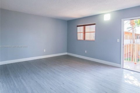 Снять в аренду кондоминиум в Хайалиа, Флорида 2 спальни, 74.04м2, № 2004696 - фото 2