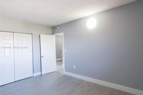 Снять в аренду кондоминиум в Хайалиа, Флорида 2 спальни, 74.04м2, № 2004696 - фото 10