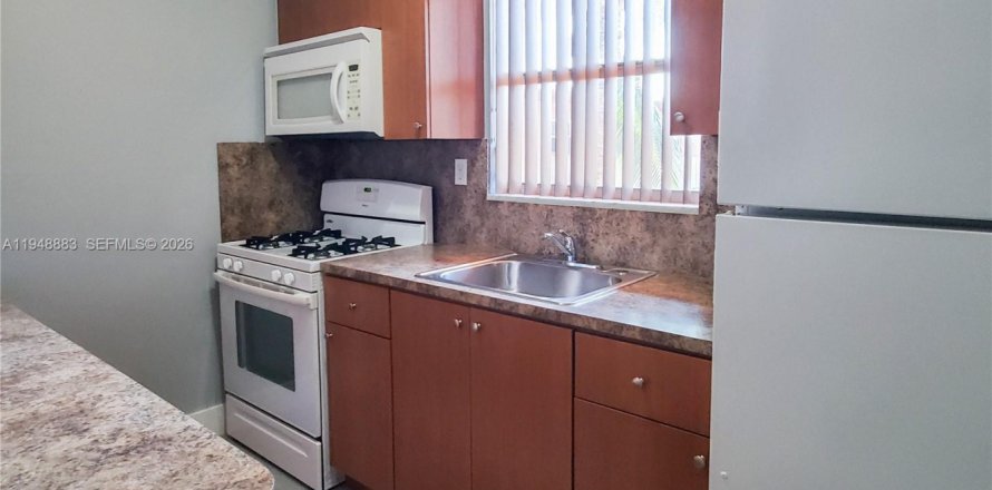 Кондоминиум с 2 спальнями в Хайалиа, Флорида № 2004696